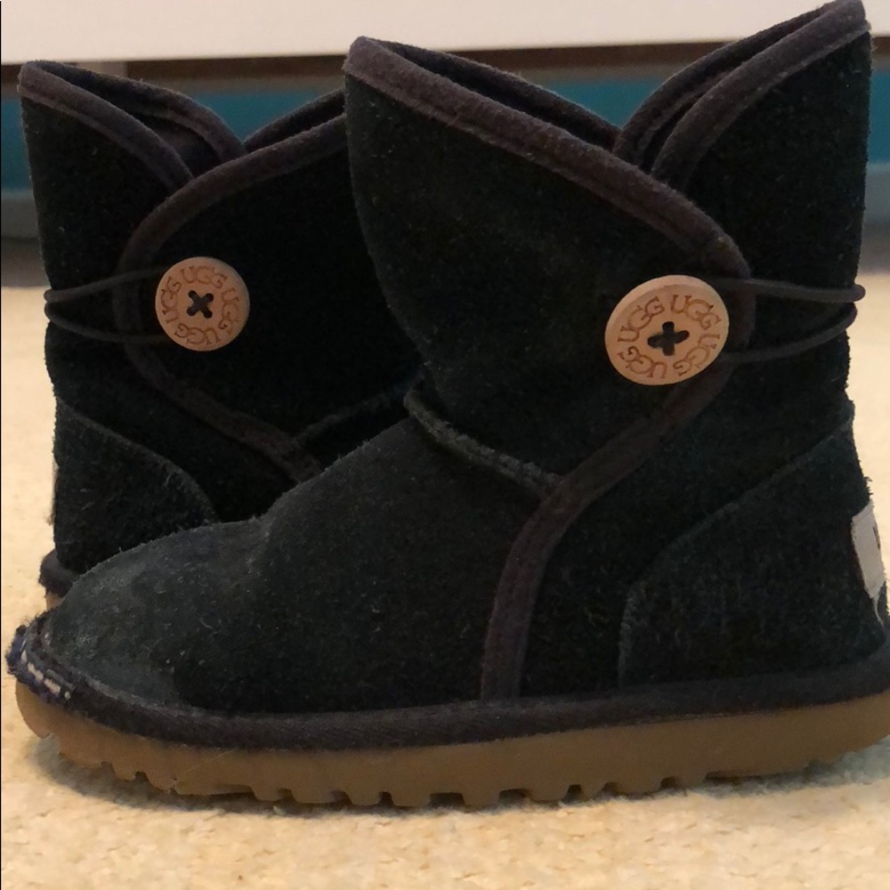 UGG Boots Toddler sz 10 Black with side button